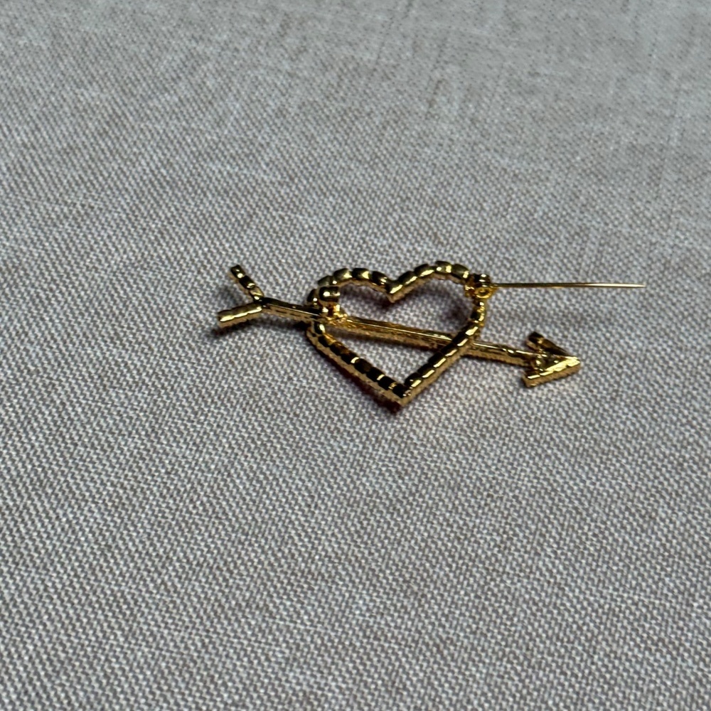 Arrow Through The Heart Rhinestone Pin - Picture 5 of 6